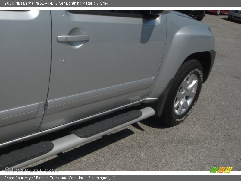 Silver Lightning Metallic / Gray 2010 Nissan Xterra SE 4x4