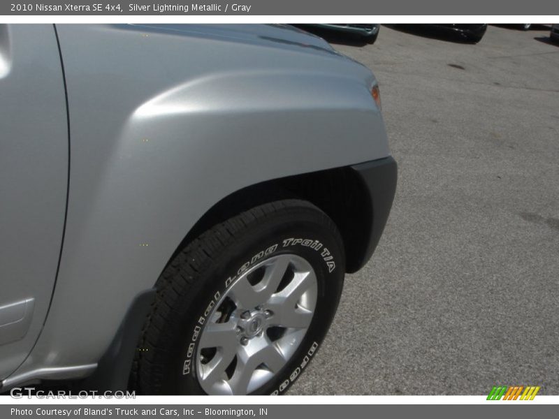 Silver Lightning Metallic / Gray 2010 Nissan Xterra SE 4x4