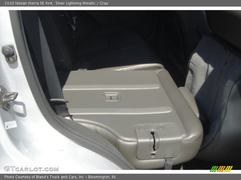 Silver Lightning Metallic / Gray 2010 Nissan Xterra SE 4x4
