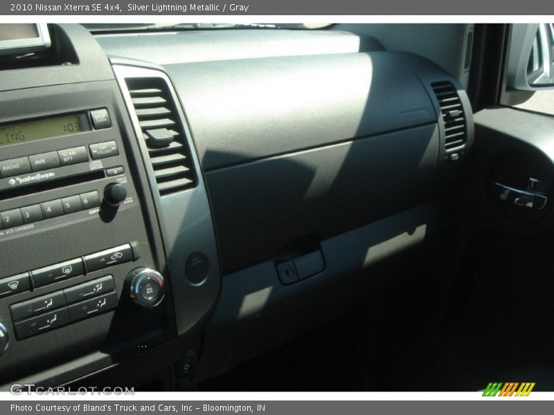 Silver Lightning Metallic / Gray 2010 Nissan Xterra SE 4x4