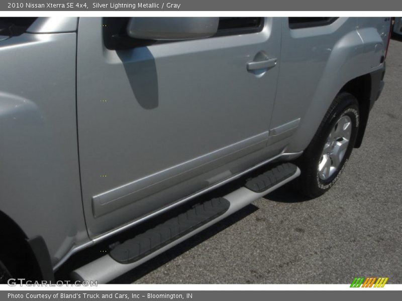 Silver Lightning Metallic / Gray 2010 Nissan Xterra SE 4x4