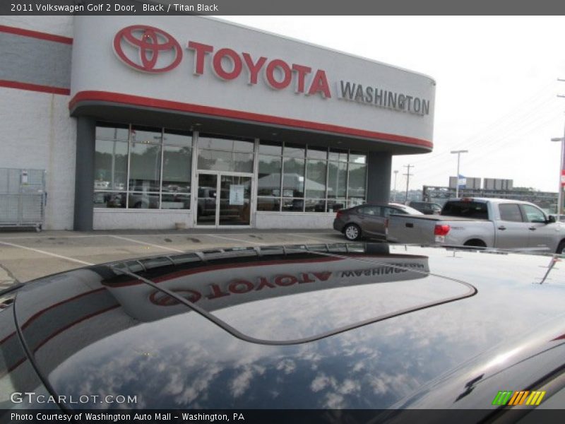 Black / Titan Black 2011 Volkswagen Golf 2 Door