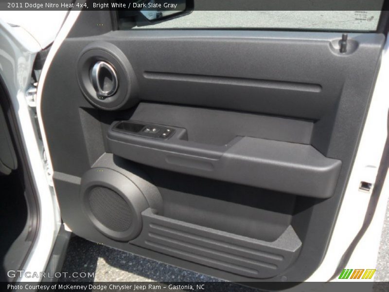 Bright White / Dark Slate Gray 2011 Dodge Nitro Heat 4x4