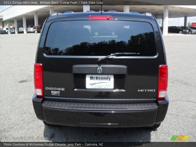 Brilliant Black Crystal Pearl / Dark Slate Gray 2011 Dodge Nitro Heat
