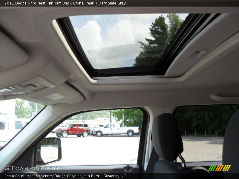 Brilliant Black Crystal Pearl / Dark Slate Gray 2011 Dodge Nitro Heat