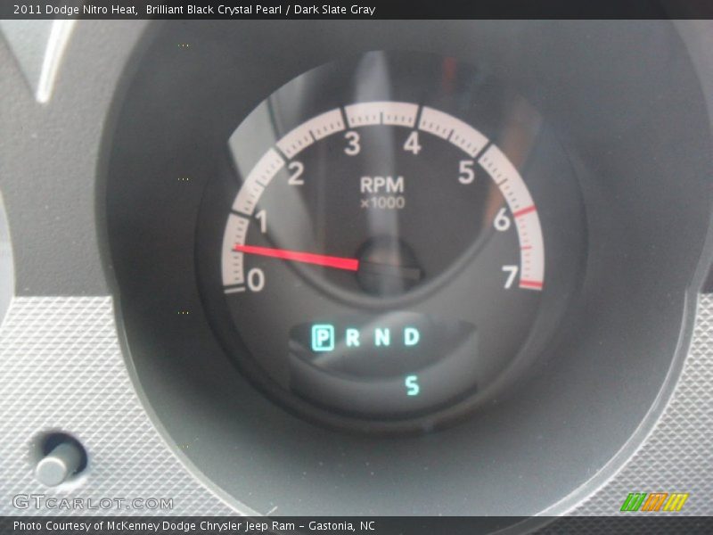 Brilliant Black Crystal Pearl / Dark Slate Gray 2011 Dodge Nitro Heat
