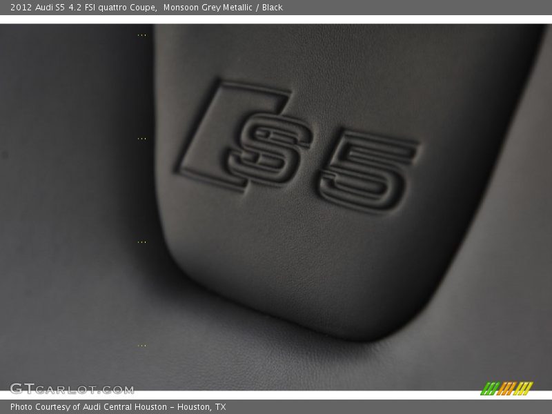  2012 S5 4.2 FSI quattro Coupe Logo