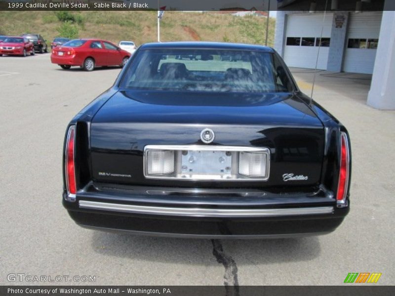 Sable Black / Black 1999 Cadillac DeVille Sedan