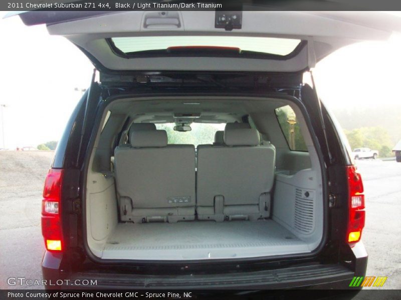 Black / Light Titanium/Dark Titanium 2011 Chevrolet Suburban Z71 4x4