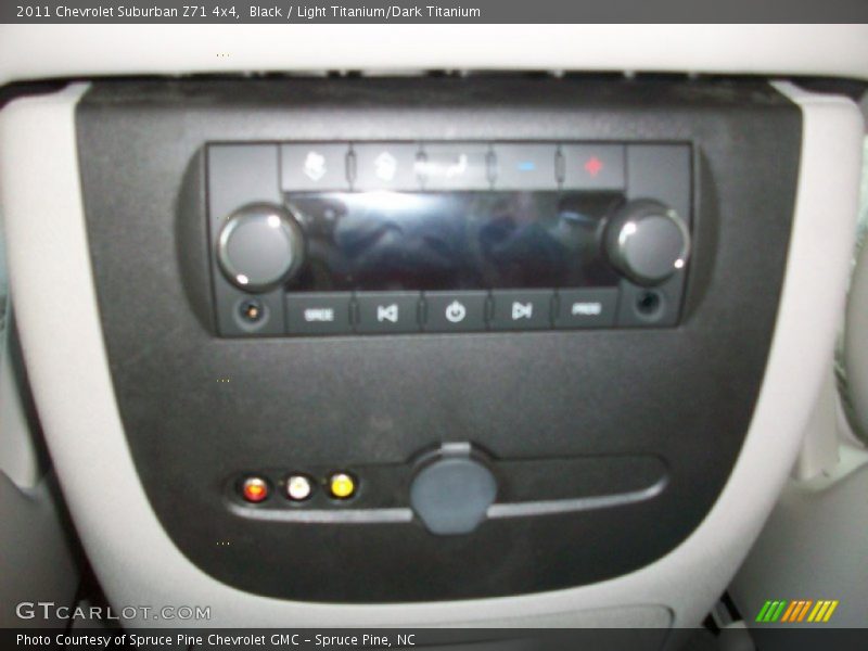 Black / Light Titanium/Dark Titanium 2011 Chevrolet Suburban Z71 4x4