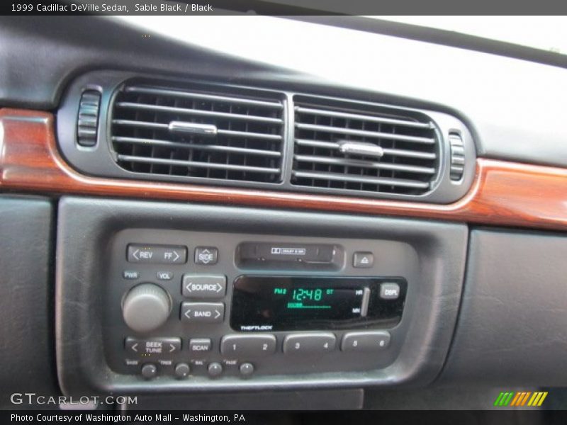 Sable Black / Black 1999 Cadillac DeVille Sedan