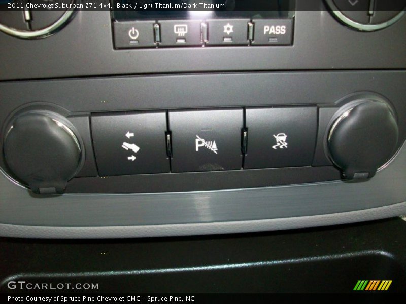 Black / Light Titanium/Dark Titanium 2011 Chevrolet Suburban Z71 4x4