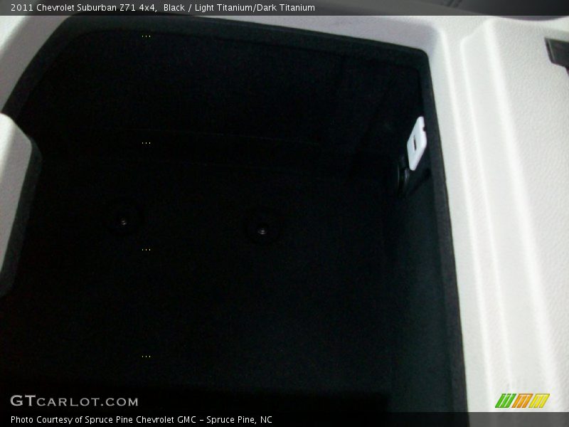 Black / Light Titanium/Dark Titanium 2011 Chevrolet Suburban Z71 4x4