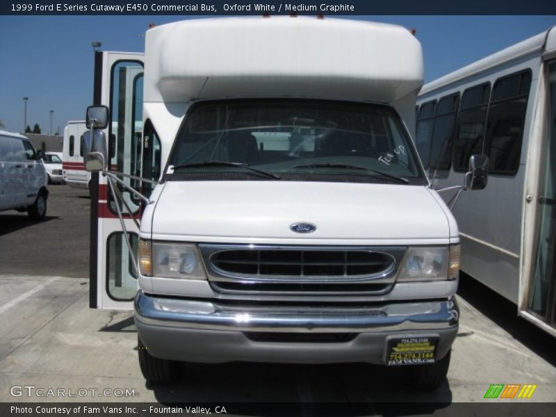 Oxford White / Medium Graphite 1999 Ford E Series Cutaway E450 Commercial Bus