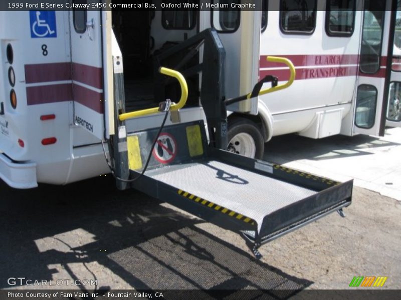 Oxford White / Medium Graphite 1999 Ford E Series Cutaway E450 Commercial Bus