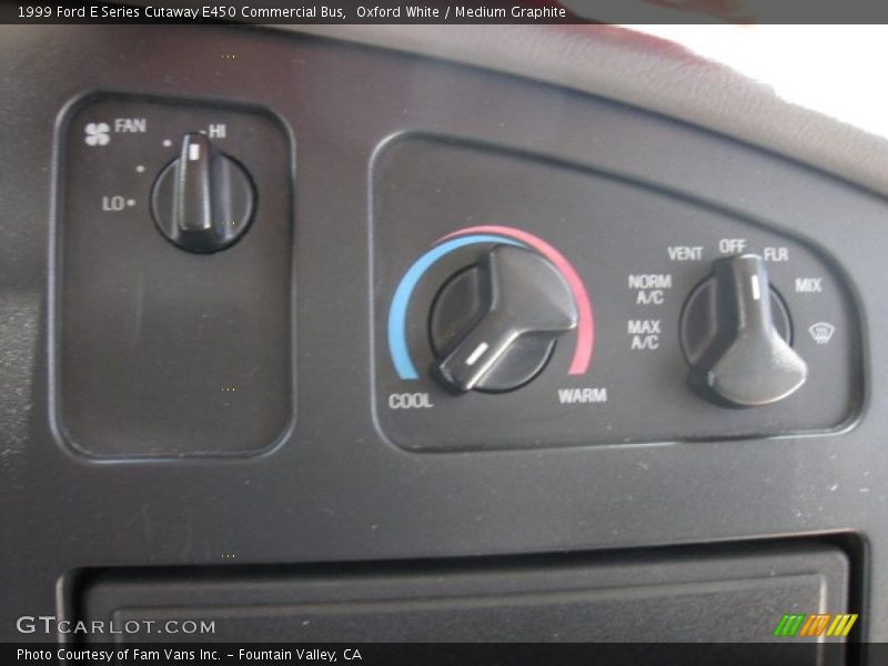 Oxford White / Medium Graphite 1999 Ford E Series Cutaway E450 Commercial Bus