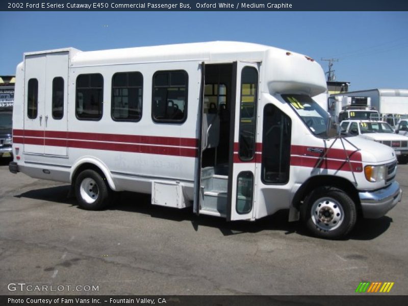 Oxford White / Medium Graphite 2002 Ford E Series Cutaway E450 Commercial Passenger Bus