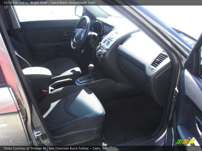 Bright Silver / Sand/Black Houndstooth Cloth 2010 Kia Soul +