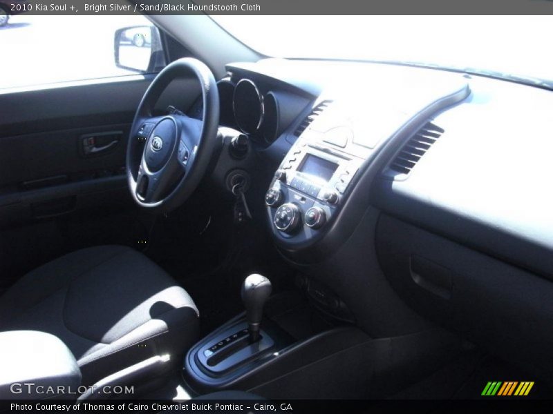 Bright Silver / Sand/Black Houndstooth Cloth 2010 Kia Soul +