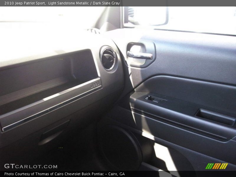 Light Sandstone Metallic / Dark Slate Gray 2010 Jeep Patriot Sport