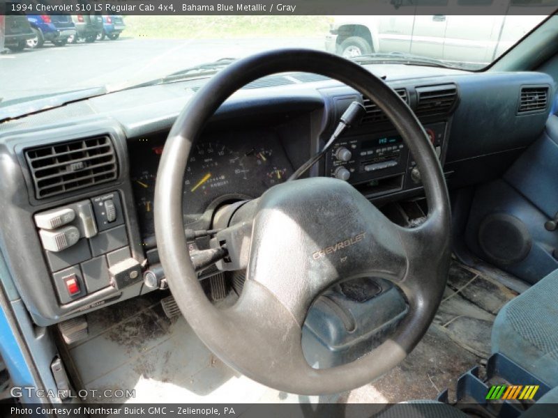 Bahama Blue Metallic / Gray 1994 Chevrolet S10 LS Regular Cab 4x4