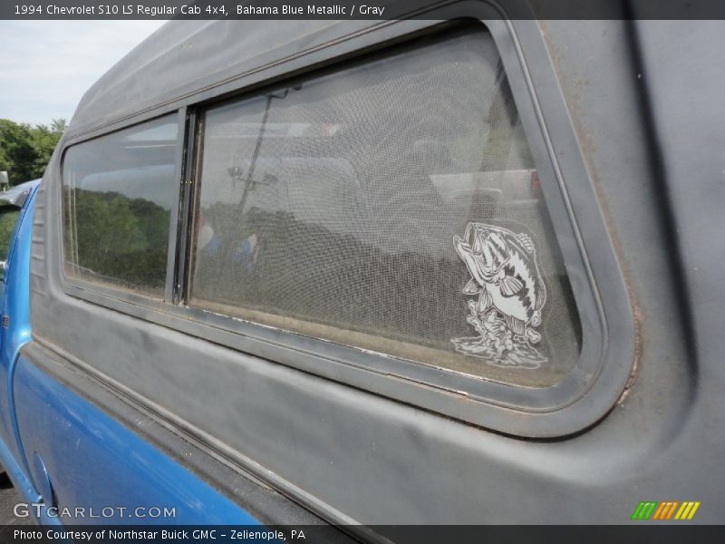 Bahama Blue Metallic / Gray 1994 Chevrolet S10 LS Regular Cab 4x4