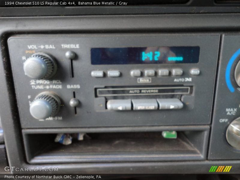 Bahama Blue Metallic / Gray 1994 Chevrolet S10 LS Regular Cab 4x4