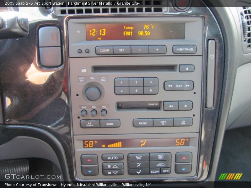 Controls of 2005 9-5 Arc Sport Wagon