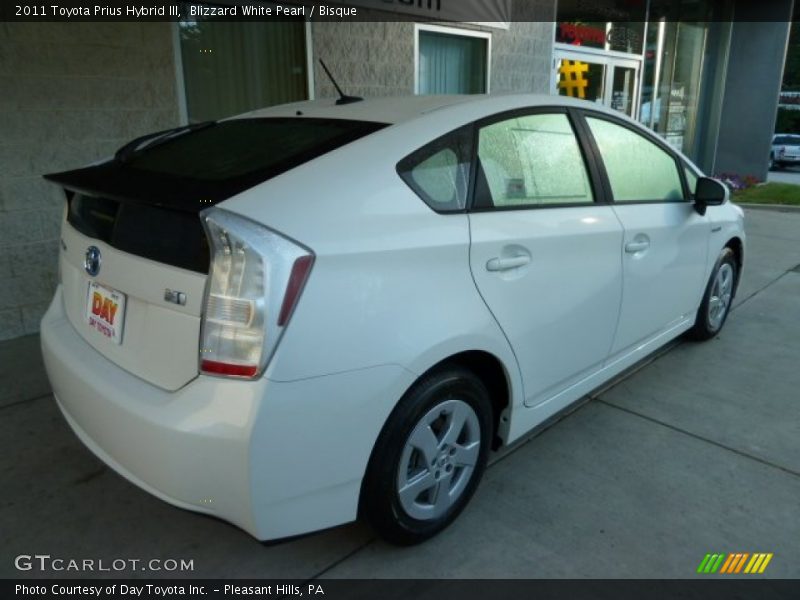 Blizzard White Pearl / Bisque 2011 Toyota Prius Hybrid III