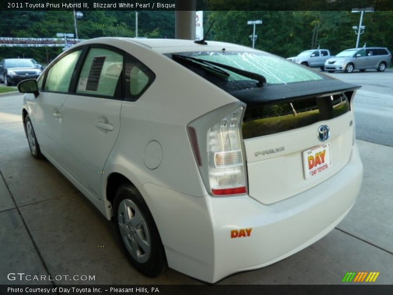 Blizzard White Pearl / Bisque 2011 Toyota Prius Hybrid III