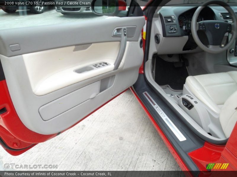 Passion Red / Calcite Cream 2008 Volvo C70 T5