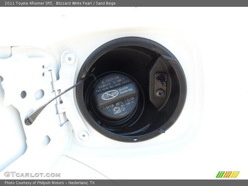 Blizzard White Pearl / Sand Beige 2011 Toyota 4Runner SR5