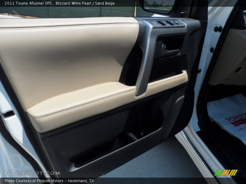Blizzard White Pearl / Sand Beige 2011 Toyota 4Runner SR5