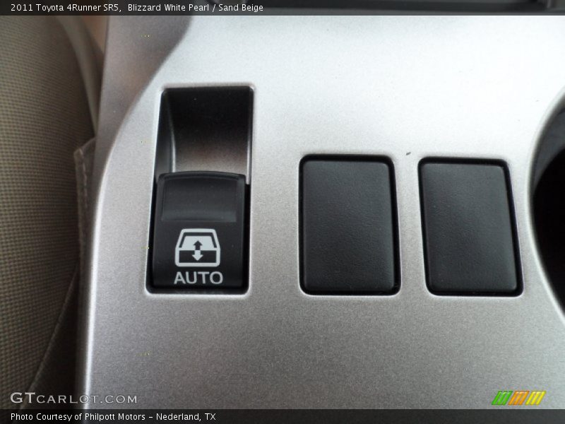 Blizzard White Pearl / Sand Beige 2011 Toyota 4Runner SR5