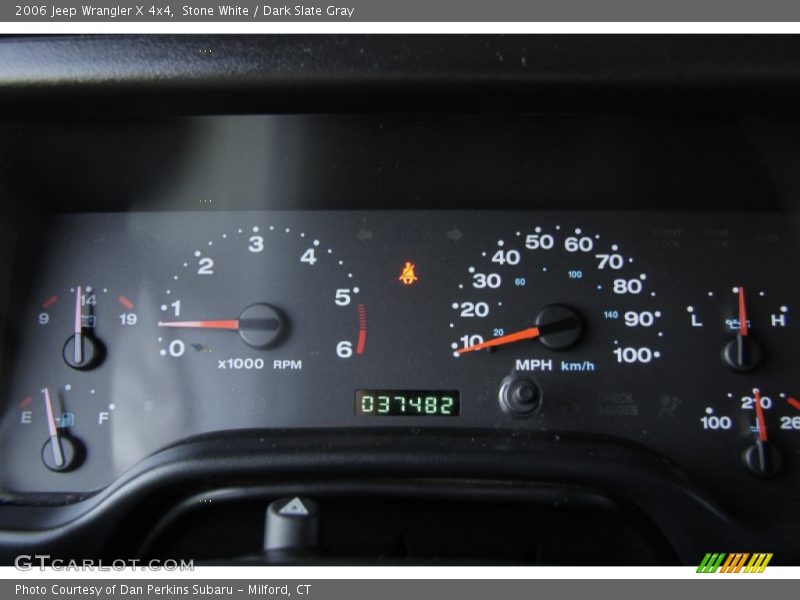 Stone White / Dark Slate Gray 2006 Jeep Wrangler X 4x4