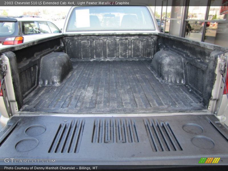  2003 S10 LS Extended Cab 4x4 Trunk