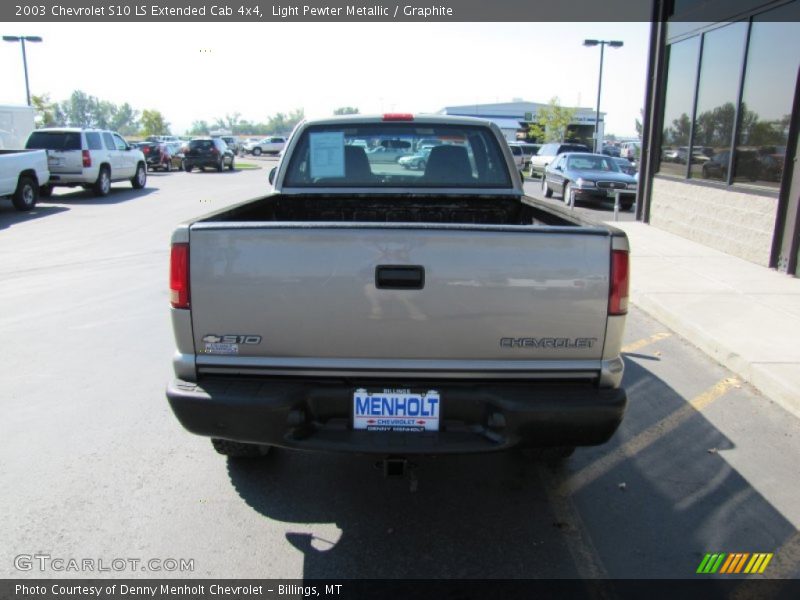 Light Pewter Metallic / Graphite 2003 Chevrolet S10 LS Extended Cab 4x4