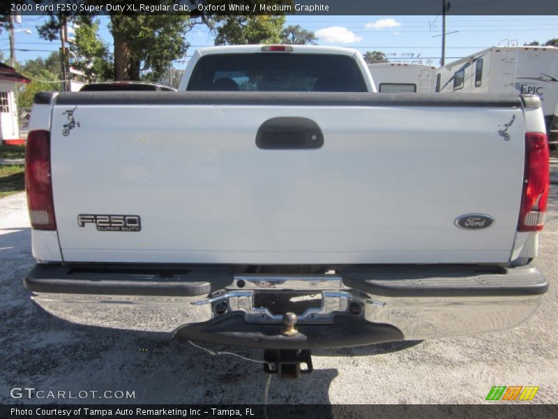 Oxford White / Medium Graphite 2000 Ford F250 Super Duty XL Regular Cab