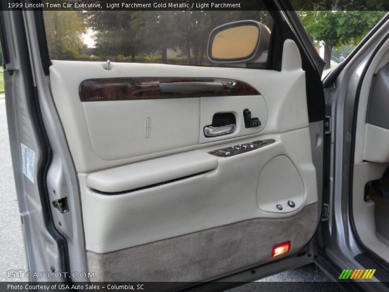 Door Panel of 1999 Town Car Executive
