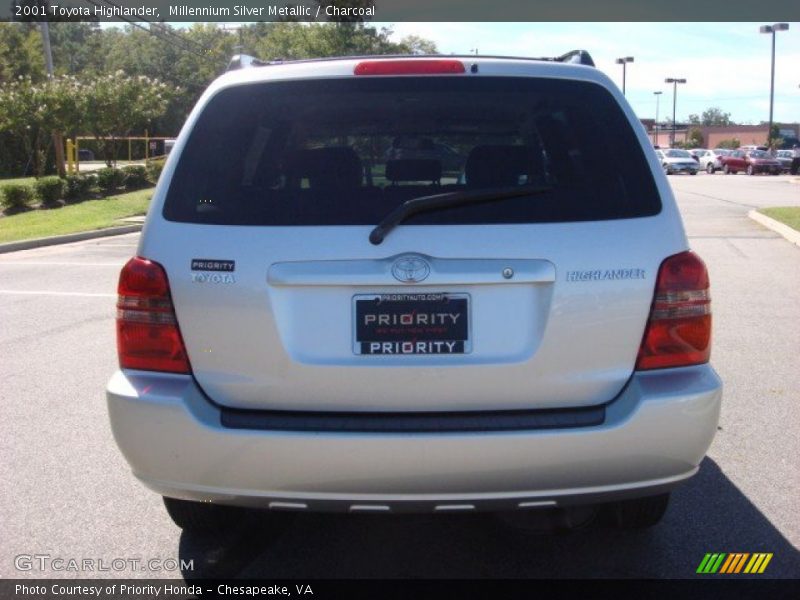 Millennium Silver Metallic / Charcoal 2001 Toyota Highlander