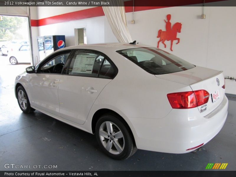 Candy White / Titan Black 2012 Volkswagen Jetta TDI Sedan
