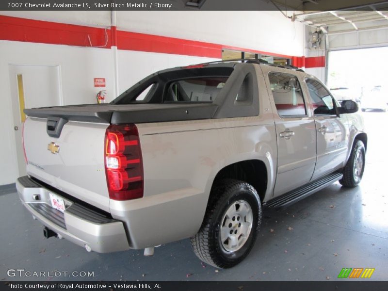 Silver Birch Metallic / Ebony 2007 Chevrolet Avalanche LS