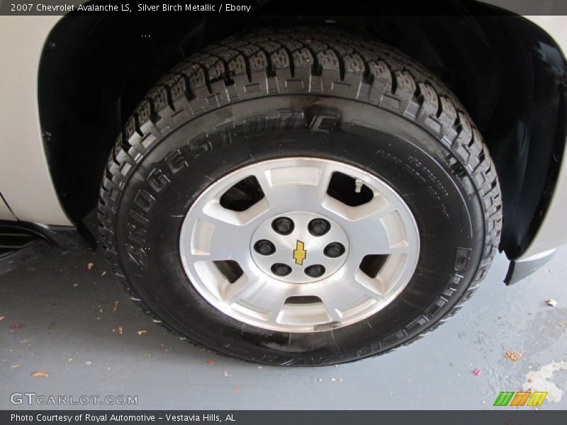 Silver Birch Metallic / Ebony 2007 Chevrolet Avalanche LS