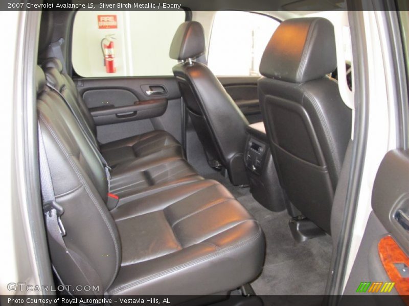 Silver Birch Metallic / Ebony 2007 Chevrolet Avalanche LS