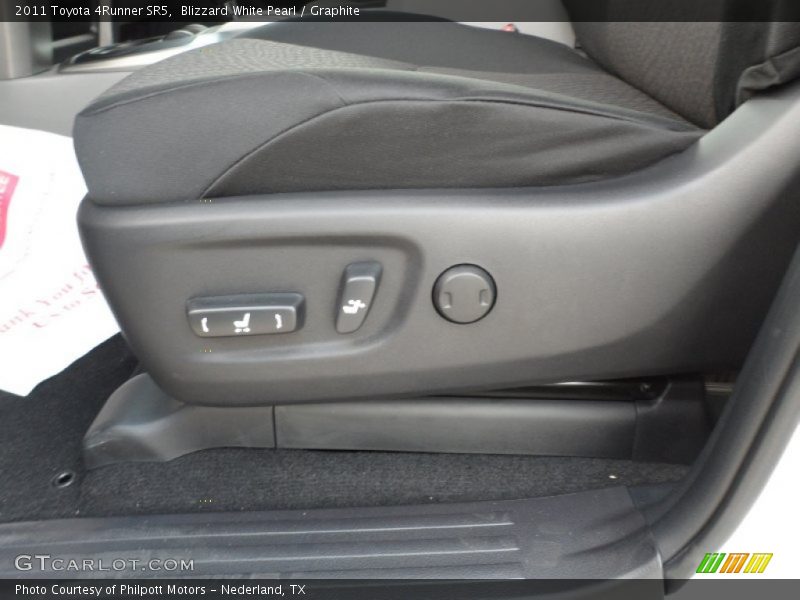 Blizzard White Pearl / Graphite 2011 Toyota 4Runner SR5