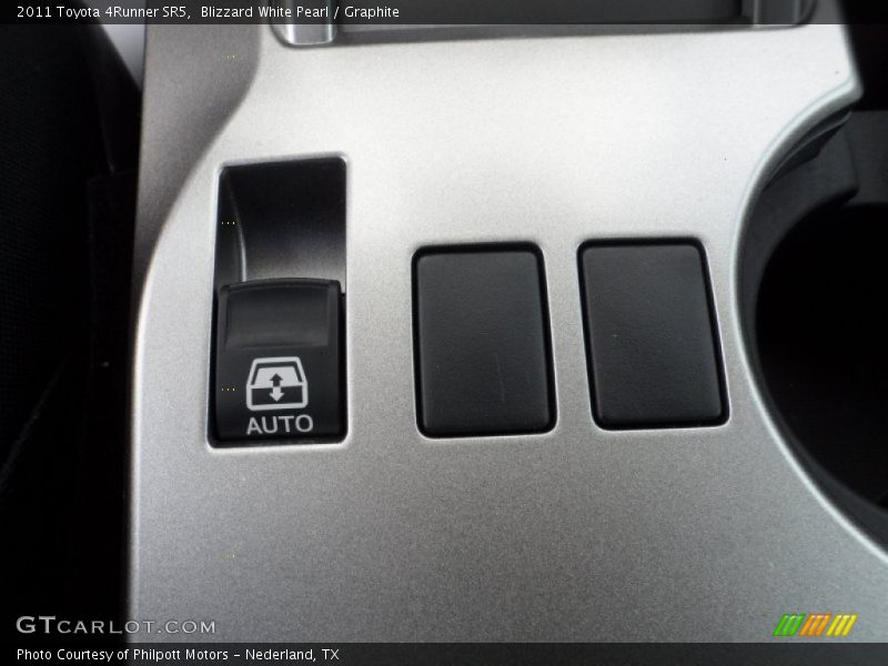 Blizzard White Pearl / Graphite 2011 Toyota 4Runner SR5