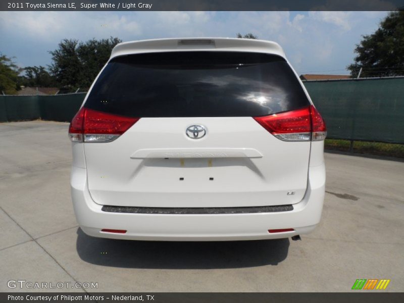 Super White / Light Gray 2011 Toyota Sienna LE