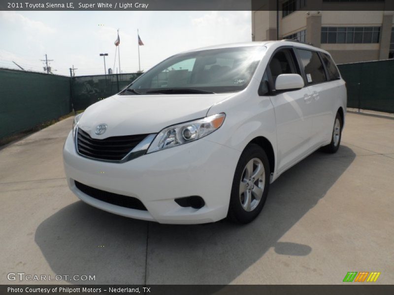 Super White / Light Gray 2011 Toyota Sienna LE