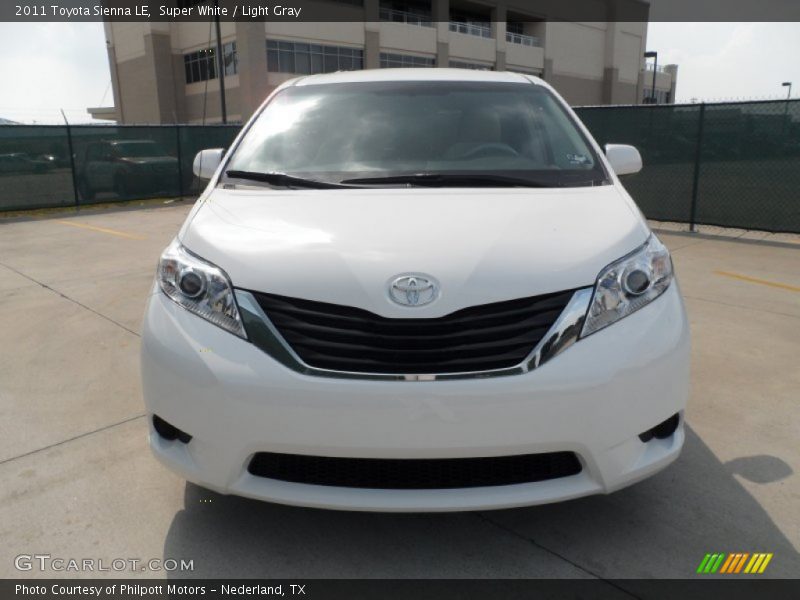 Super White / Light Gray 2011 Toyota Sienna LE