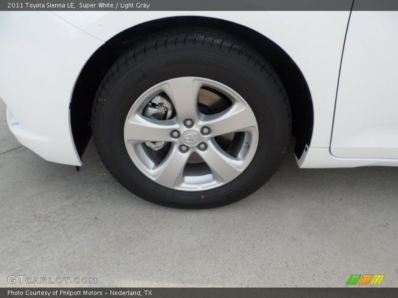 Super White / Light Gray 2011 Toyota Sienna LE